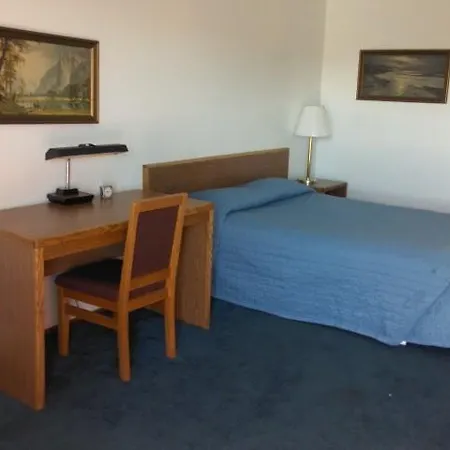 Knights Inn Boardman Room photo